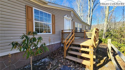 68 Rhoneys View Rd, Newland, NC, 28657-7918 | Card Image