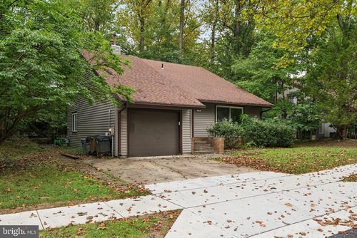 2 Tapiola Ct, ROCKVILLE, MD, 20850-2760 | Card Image