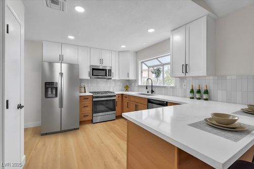 2532 Big Timber Dr, Las Vegas, NV, 89134-7829 | Card Image