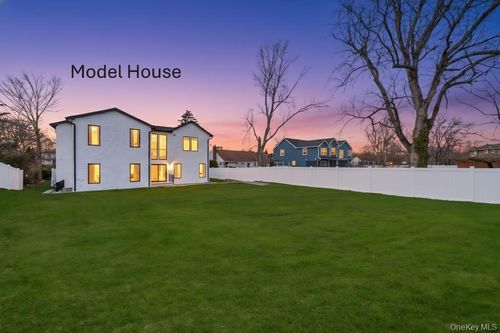 61 Stephen Dr, Plainview, NY, 11803-5721 | Card Image