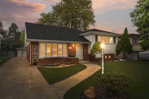 10116 Mulberry Ave, Oak Lawn, IL, 60453-3862 | Card Image