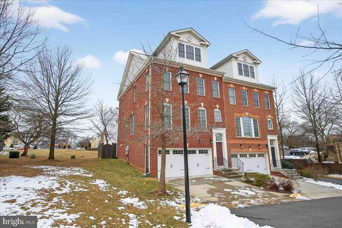 2081 Hutchison Grove Ct, FALLS CHURCH, VA, 22043-2585 | Card Image