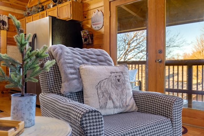 1810 Trout Way, House other with 2 bedrooms, 2 bathrooms and 3 parking in Sevierville TN | Image 16
