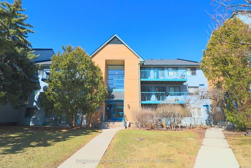 821-95 Trailwood Dr, Mississauga, ON, L4Z3L2 | Card Image