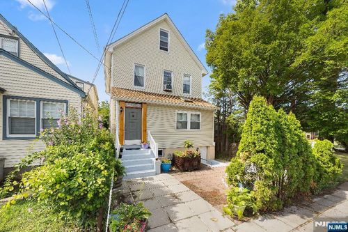 136 E Central Blvd, Palisades Park, NJ, 07650-1728 | Card Image