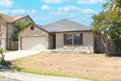 8178 Bent Meadow Dr, House other with 3 bedrooms, 2 bathrooms and null parking in Converse TX | Image 2