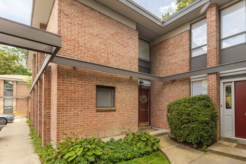 apt-12-160 Fairfield Woods Rd, Fairfield, CT, 06825-3338 | Card Image
