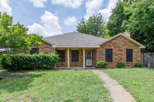 902 Wayne Ave, Duncanville, TX, 75137-3551 | Card Image