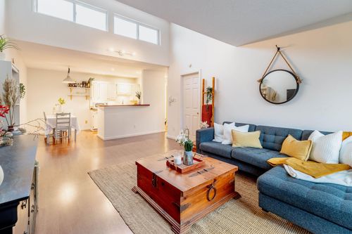 319-206 E 15th St, North Vancouver, BC, V7L2R3 | Card Image