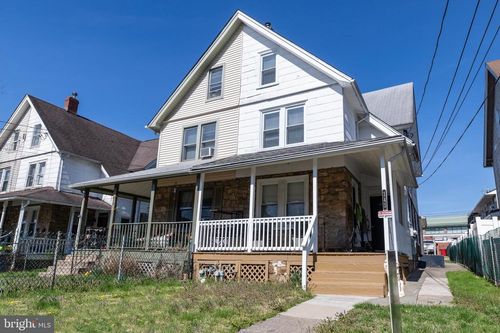 2-143 Greenwood Ave, AMBLER, PA, 19002-4704 | Card Image