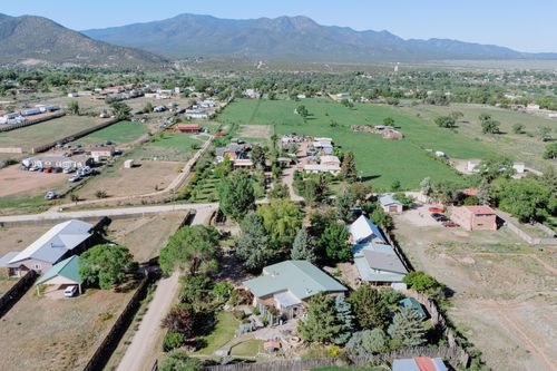 40 La Morada Rd, Ranchos de Taos, NM, 87557-9711 | Card Image