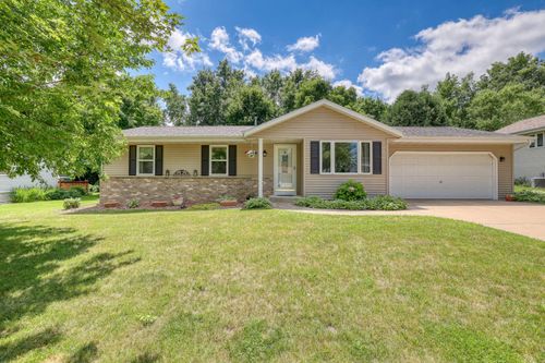 16420145 Juniper St, Jackson, WI, 53037-9232 | Card Image