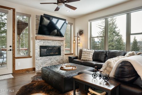 47 Longs Peak Dr, Fraser, CO, 80442-5103 | Card Image