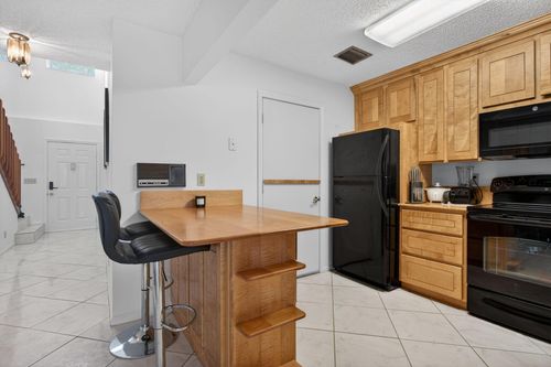 2274-2274 Discovery Cir W, Deerfield Beach, FL, 33442-1039 | Card Image