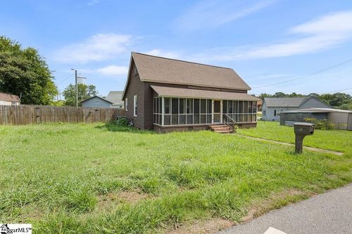 6 Lyman St, Pelzer, SC, 29669-1715 | Card Image