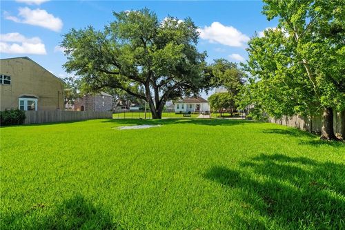 337 Stafford Pl, New Orleans, LA, 70124-1519 | Card Image