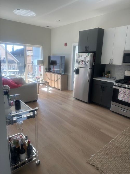 309-3204 N Clifton Ave, Chicago, IL, 60657-3319 | Card Image