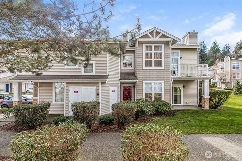 23790 Se Summerhill Ln, Issaquah, WA, 98029-7669 | Card Image