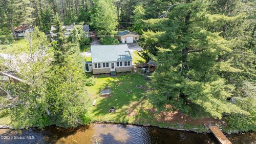 31 W Shore Dr, Voorheesville, NY, 12186-4445 | Card Image
