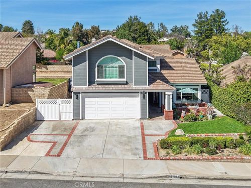 21955 Jeffers Ln, Santa Clarita, CA, 91350-3918 | Card Image