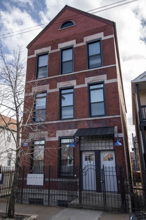 3f-2117 W 18th St, Chicago, IL, 60608-1805 | Card Image