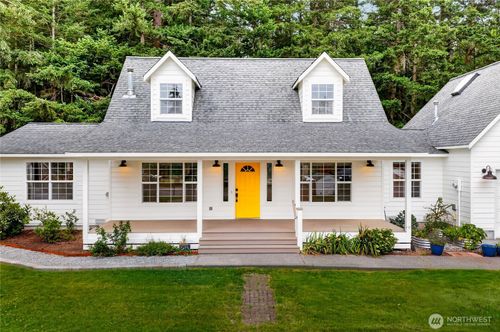 955 Doyle Ln, Oak Harbor, WA, 98277-9069 | Card Image