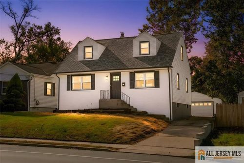 314 Easton Ave, New Brunswick, NJ, 08901-1728 | Card Image