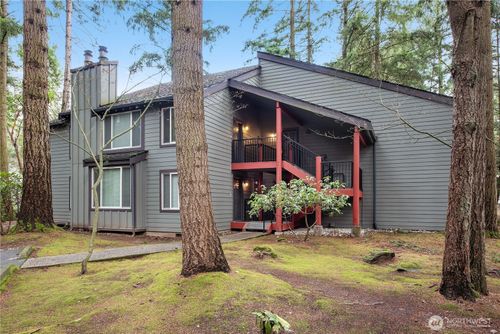 16-c-14526 Ne 31st St, Bellevue, WA, 98007-3213 | Card Image