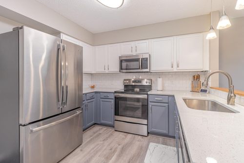 15594 Finch Ave, Apple Valley, MN, 55124-5823 | Card Image