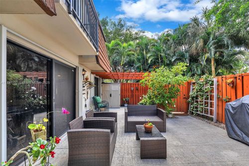 d-9153 Sw 23rd St, Davie, FL, 33324 | Card Image