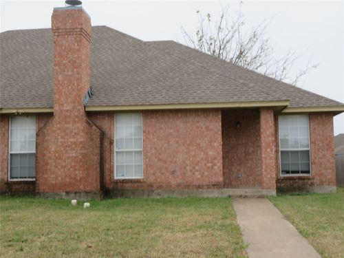 713 Inglewood Trl, Desoto, TX, 75115-6325 | Card Image