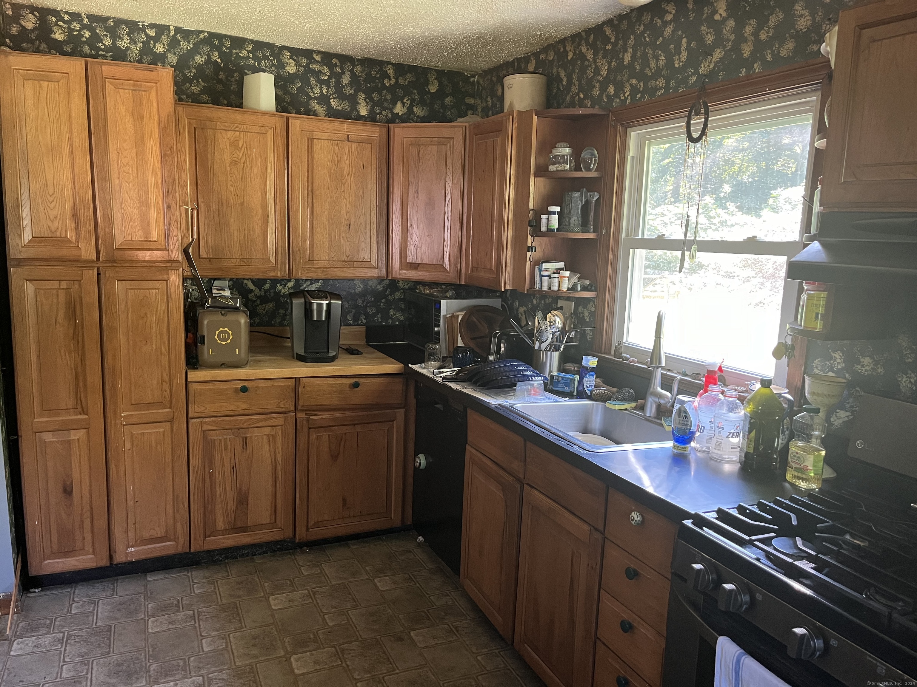 Kenilworth Dr, Killingworth, CT 06419