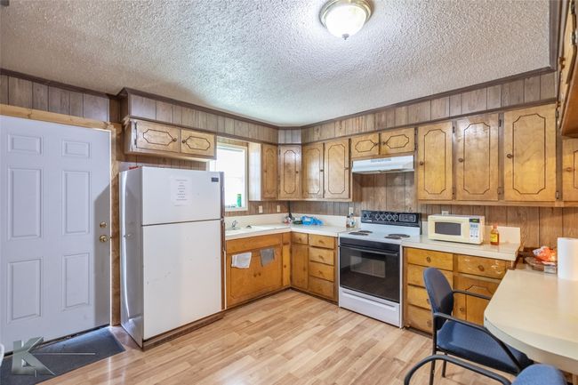 500 S 7 Th St, Home with 16 bedrooms, 8 bathrooms and 8 parking in Haskell TX | Image 6