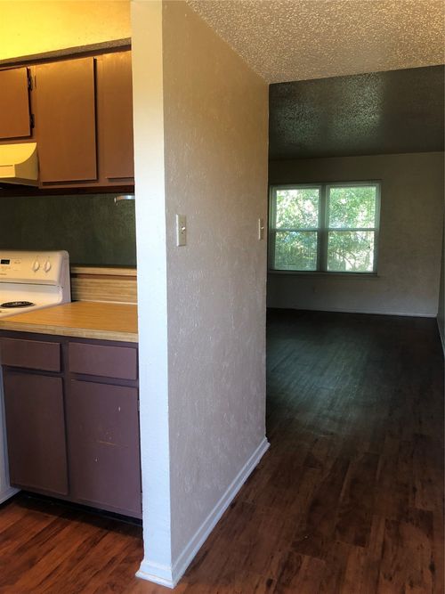 apt-14-410 Bryan St, Denton, TX, 76201-3981 | Card Image