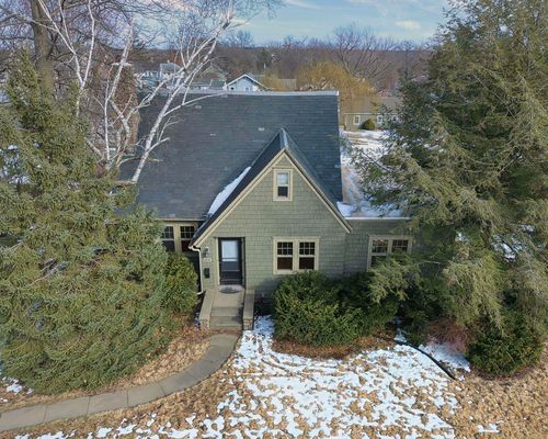 1816 Tremont St, Cedar Falls, IA, 50613-3934 | Card Image