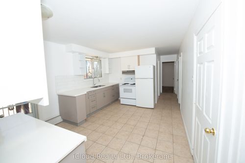 536 Glen Forrest Blvd, Waterloo, ON, N2L4J2 | Card Image