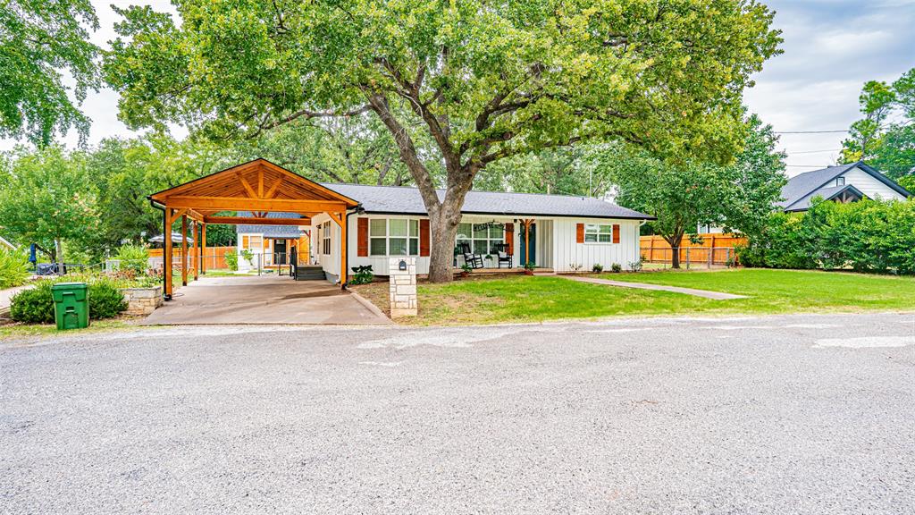 Pecos Trail Ct, Granbury, TX 76048