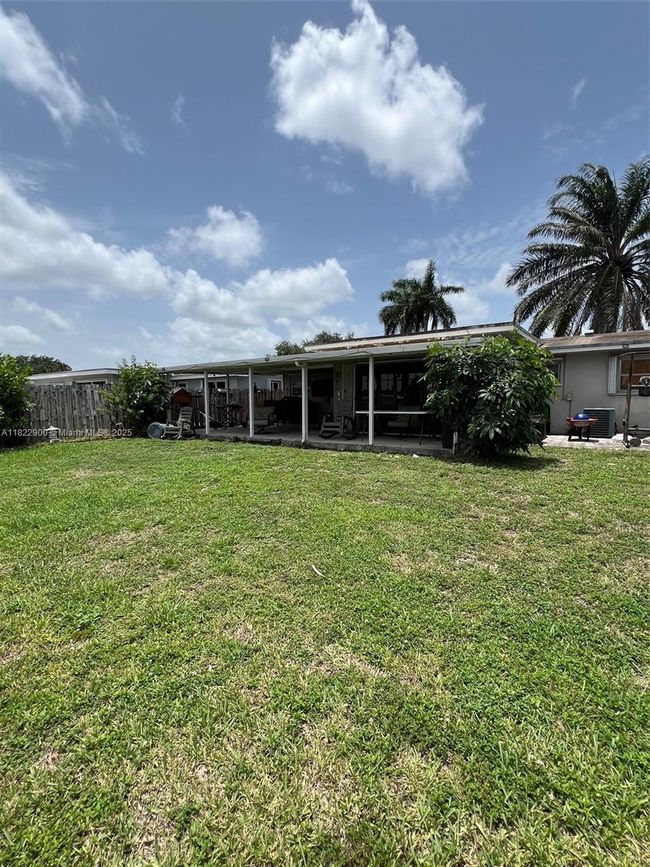8230 Nw 15 Th St, House other with 3 bedrooms, 1 bathrooms and null parking in Pembroke Pines FL | Image 26