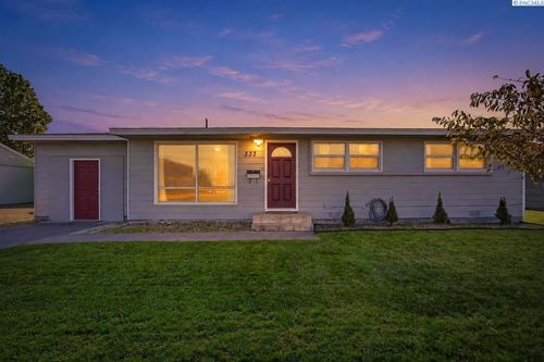 333 W 10th Ave, Kennewick, WA, 99336-6365 | Card Image