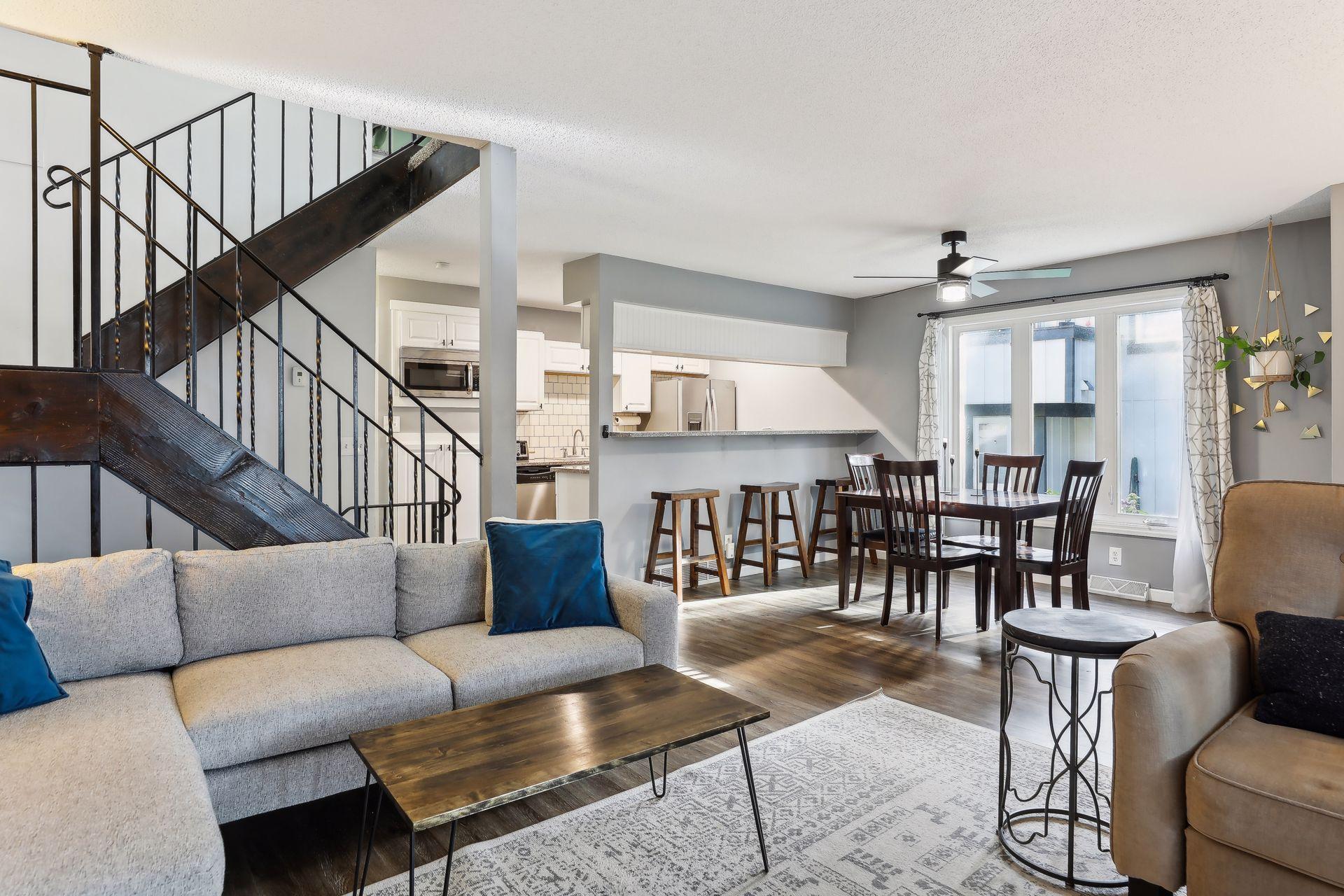 Grenwich Way, Saint Paul, MN 55128