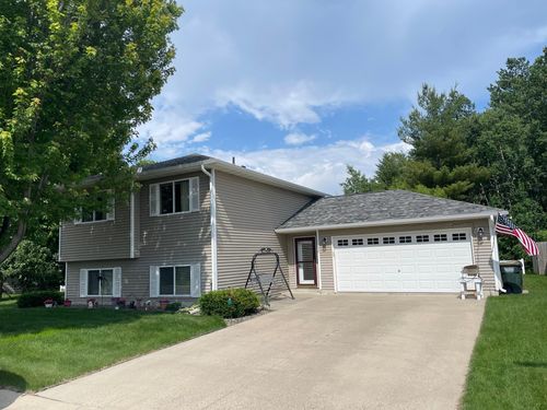 640 Meadowlark Ln, Eden Valley, MN, 55329-4509 | Card Image