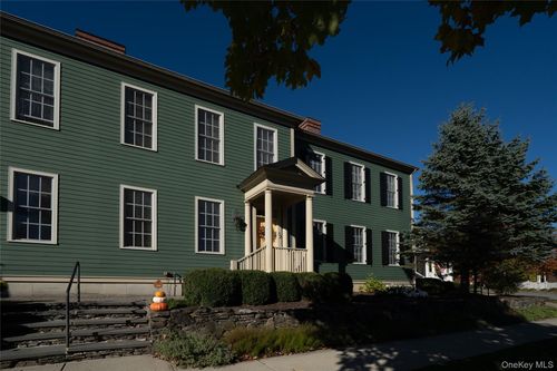 52 Cropsey St, Warwick, NY, 10990-3562 | Card Image