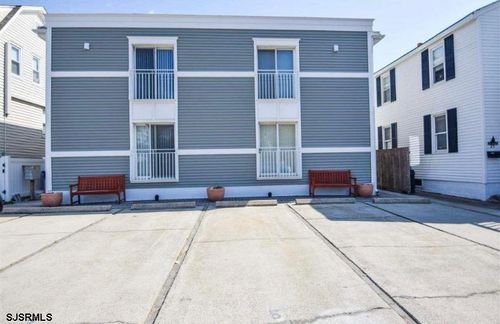 21 S Madison Ave, Margate, NJ, 08402 | Card Image