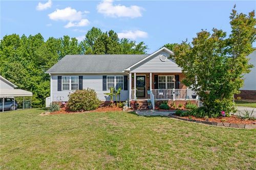 5 Hamilton Ct, Thomasville, NC, 27360-8869 | Card Image