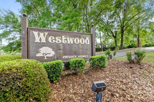 208 Westwood Dr, TALLAHASSEE, FL, 32304-1415 | Card Image