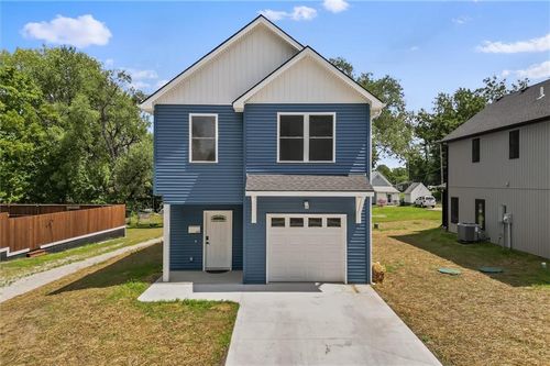 621 S Whitmer St, Richmond, MO, 64085-2145 | Card Image