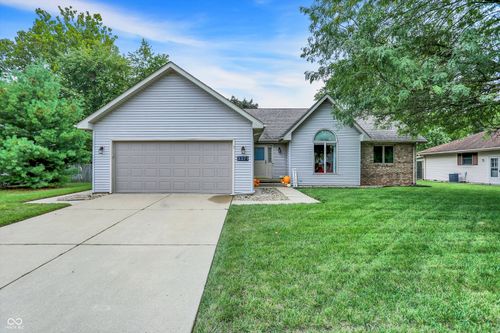 3371 Briar Ridge Way, Columbus, IN, 47203-2704 | Card Image
