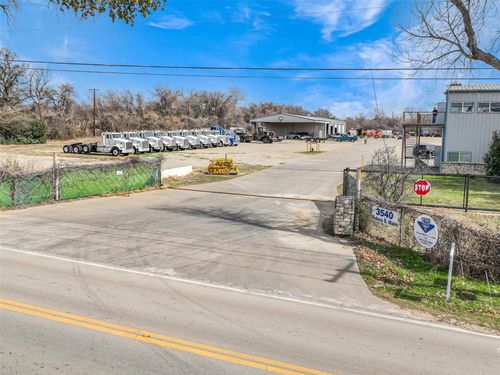 3550 S Main St, Euless, TX, 76040-7114 | Card Image