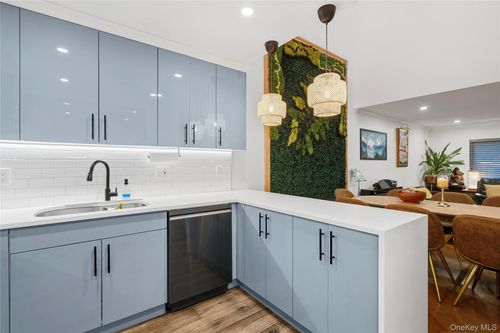 93 Estate Dr, Jericho, NY, 11753-2818 | Card Image