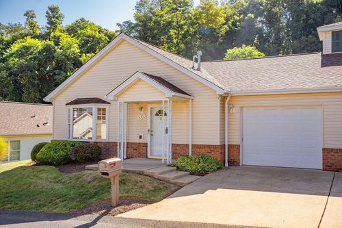 208 Village Ct, Washington, PA, 15301-5275 | Card Image